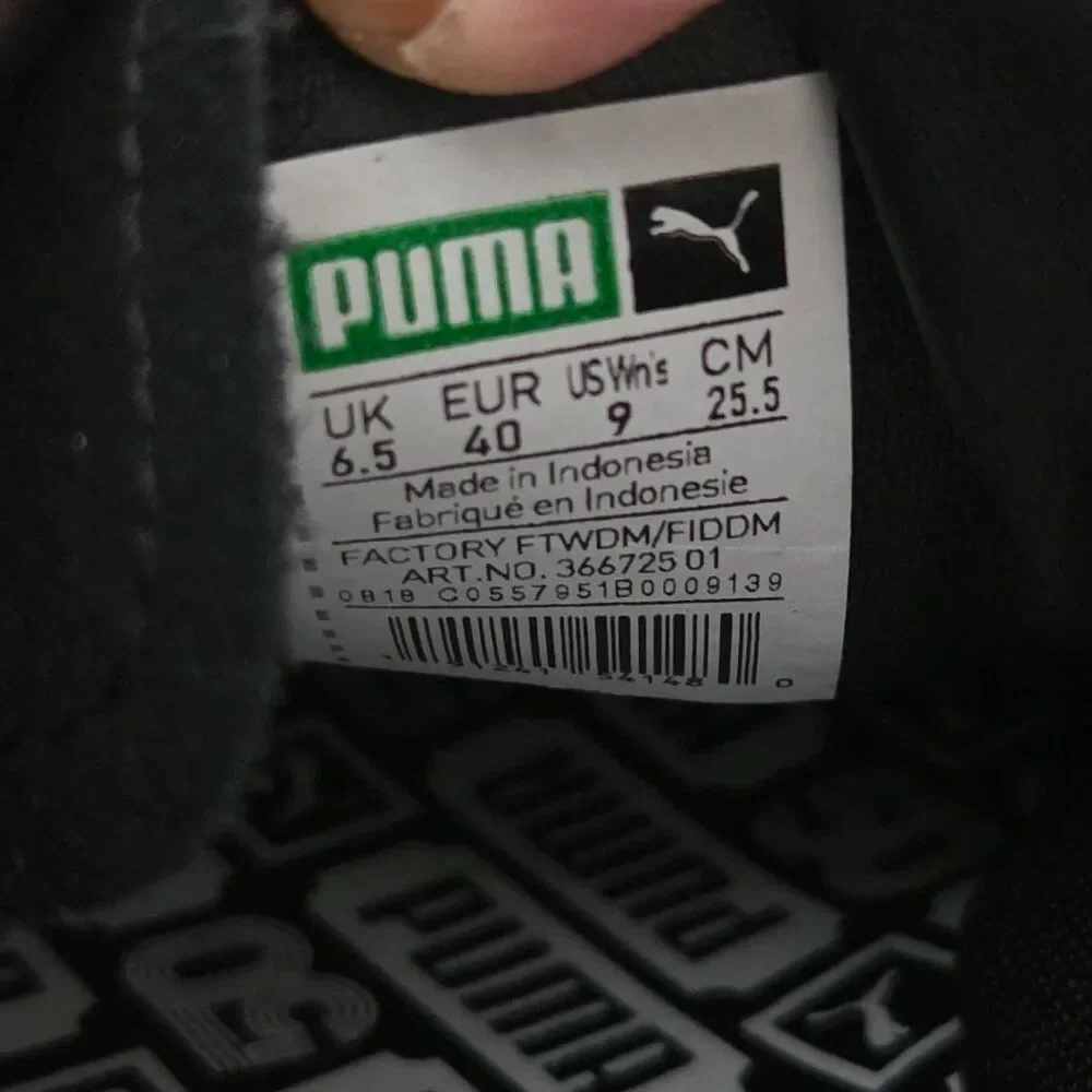 LIKE NEW PUMA 50TH ANNIVERSARY BLACK SUEDE /GOLD SNEAKERS SIZE 9 WOMENS